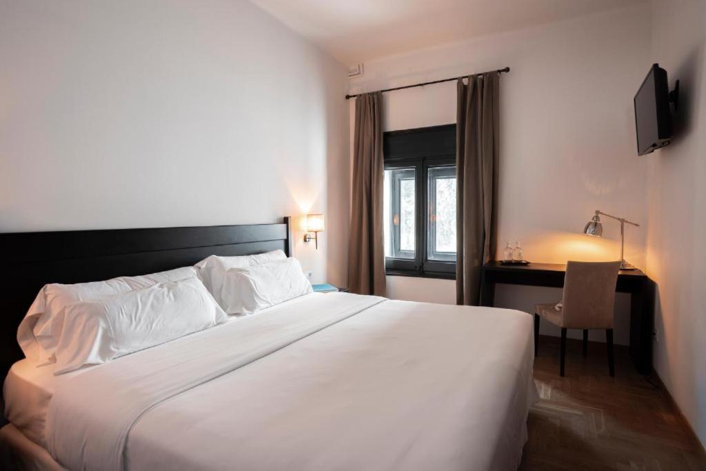 Angelats Hotel - A Signature Boutique Hotel & Restaurant Рибес-де-Фресер Экстерьер фото