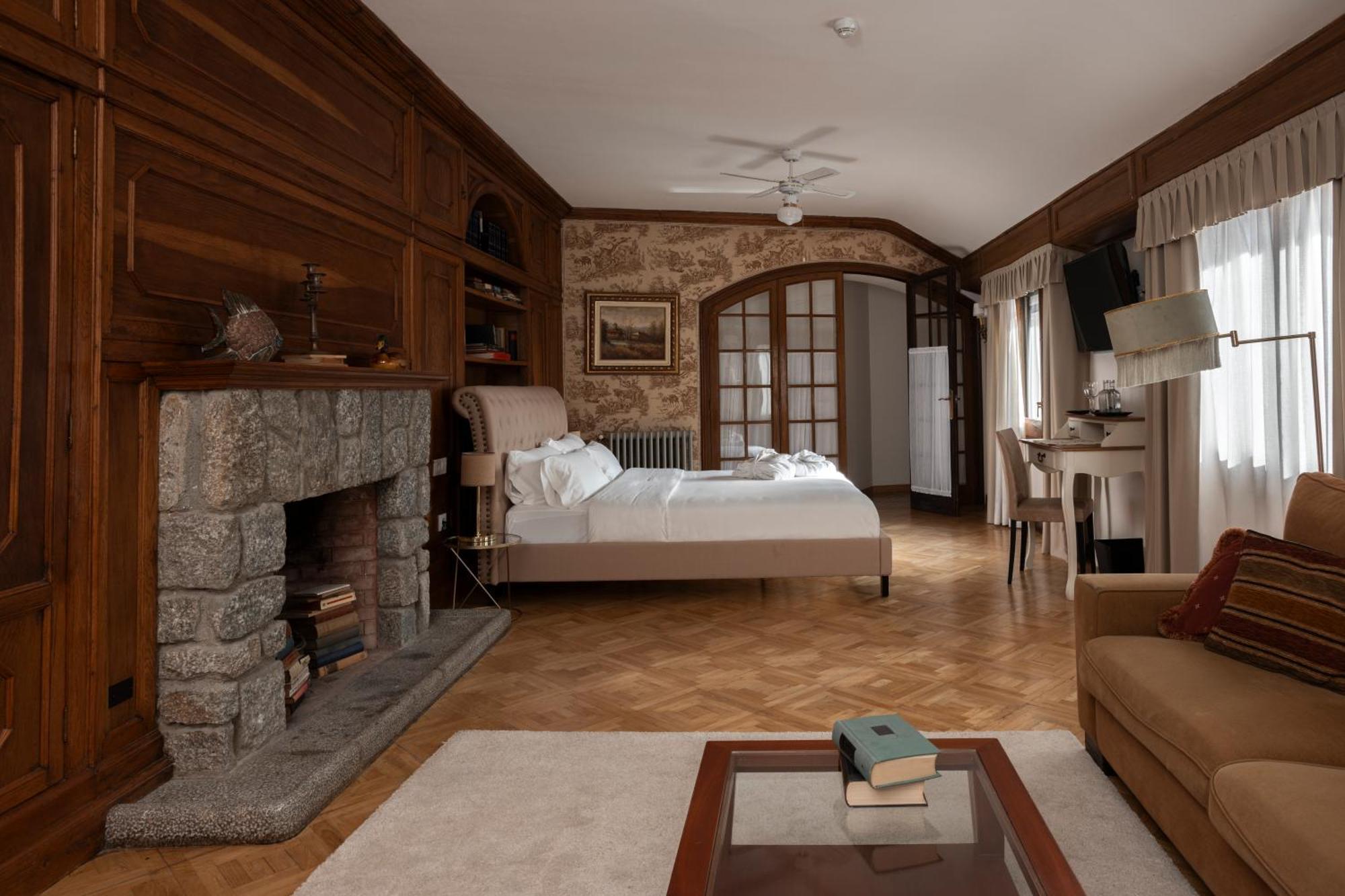 Angelats Hotel - A Signature Boutique Hotel & Restaurant Рибес-де-Фресер Экстерьер фото