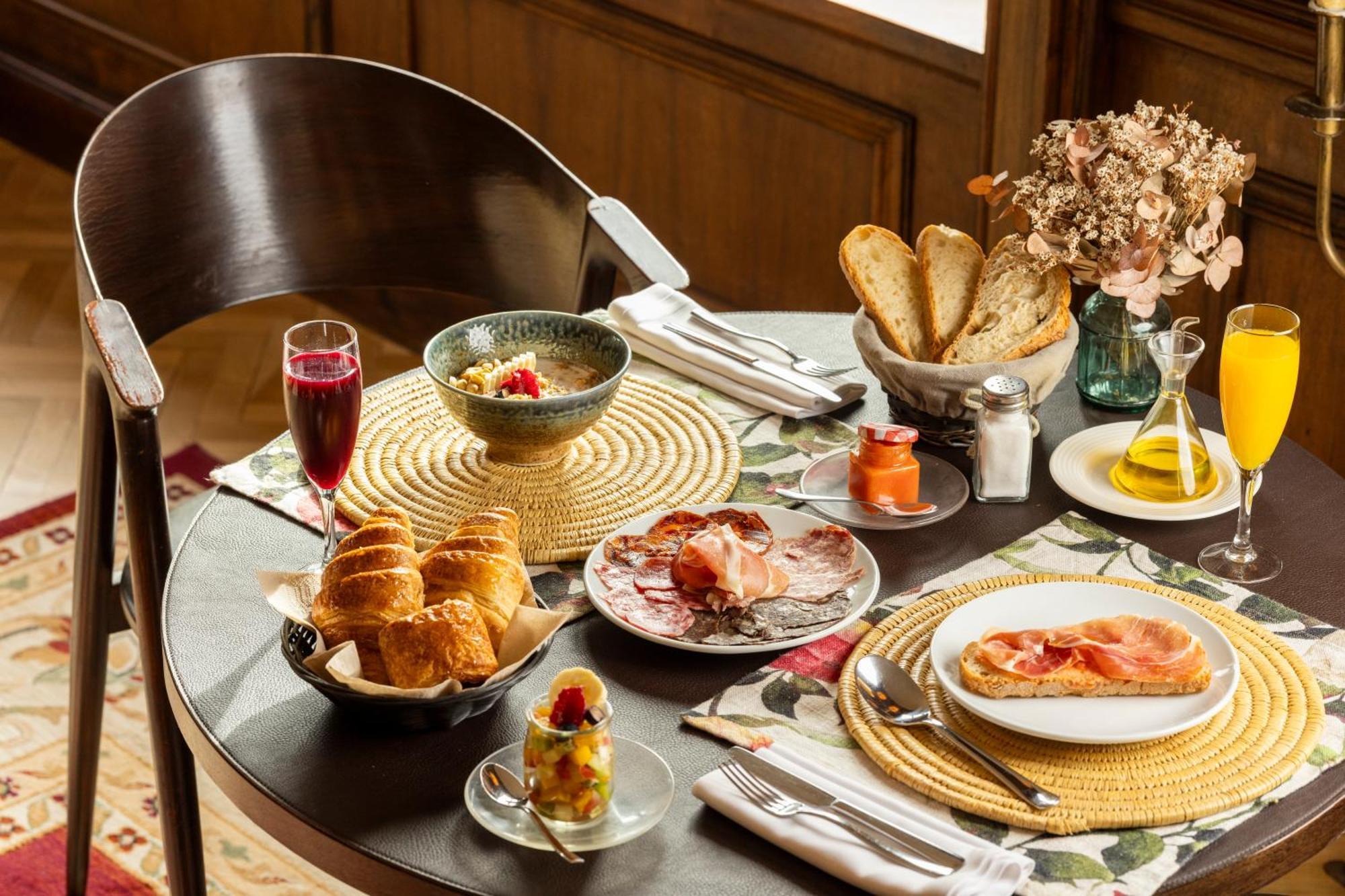 Angelats Hotel - A Signature Boutique Hotel & Restaurant Рибес-де-Фресер Экстерьер фото